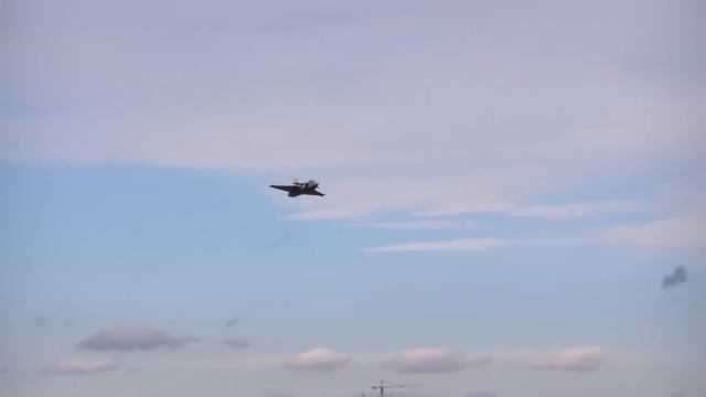 Giant RC plane Crashes смотреть онлайн