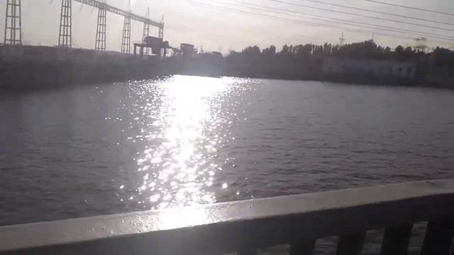 Прогулка по Запорожью 2019.Часть 5.Переход плотины ДнепроГЭС и бульвар Винтера смотреть онлайн