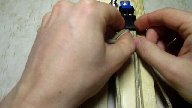 Браслет из паракорда Кобра на фастексе смотреть онлайн