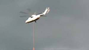 Вертолёт Ми 26 МЧС России тушит лесной пожар.