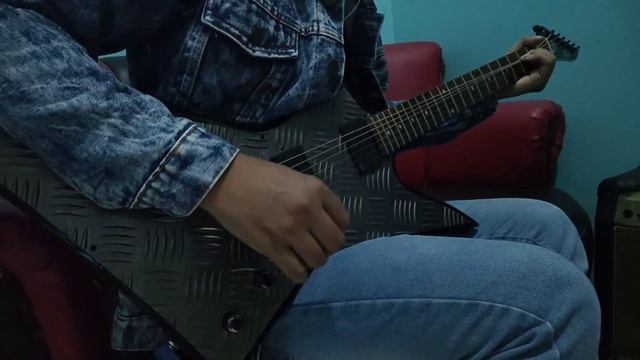 ESP EX Explorer Diamond Plate / Black Guitar смотреть онлайн