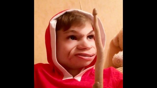 Попробуй не засмеяться челендж/Живая шапка ?!??!/#ВеселаяСемья смотреть онлайн