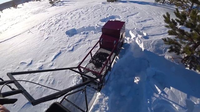 Катаюсь на мотобуксировщике по глубокому снегу. смотреть онлайн