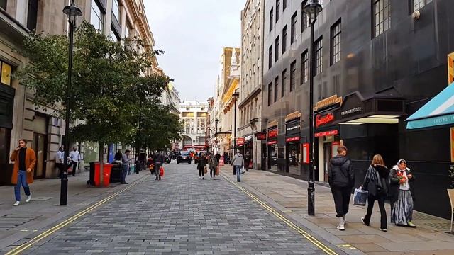 Walking London's Top Shopping Streets Before Lockdown in November 2020 смотреть онлайн