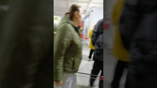 Супсехское шоссе 17, магазин Светофор. смотреть онлайн