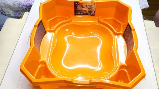 СлингШок волчки на оранжевой арене Райз! Бейзон vs Закупыч Bey Blade смотреть онлайн