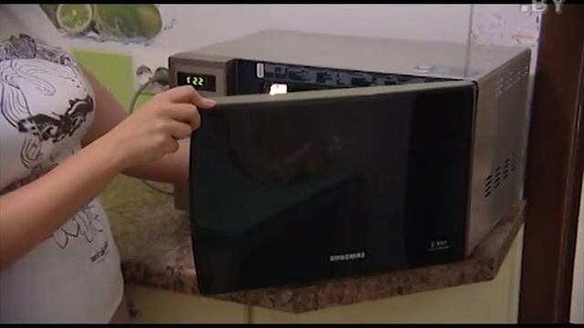 Почему специалисты рекомендуют заменять пластиковую посуду на стеклянную? смотреть онлайн