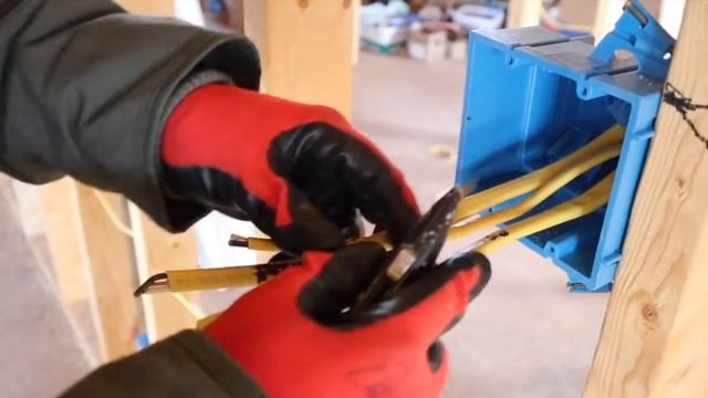 How To Wire A Light Switch - EASY Single Pole Switch STEP BY STEP Wiring Tutorial смотреть онлайн