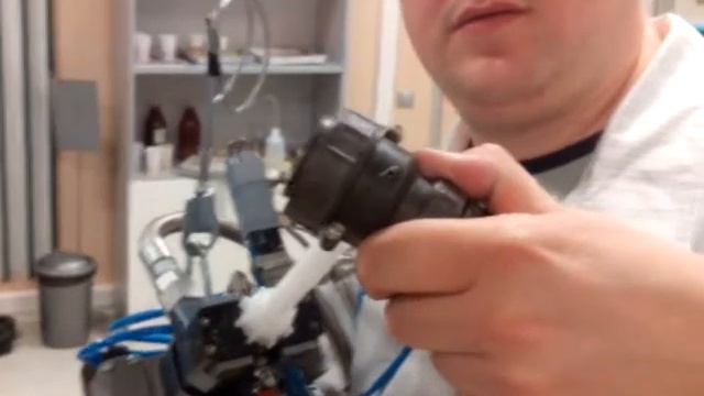 Заливка Пентэластом 711 (Аналог Виксинт К-68) напрямую из машины