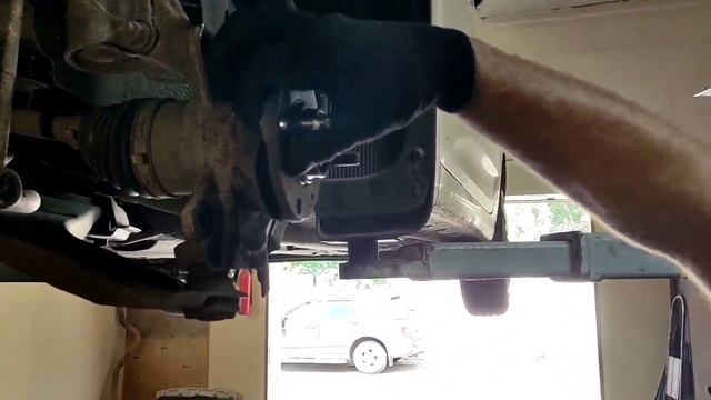 Замена шпилек переднего колеса хендай солярис .