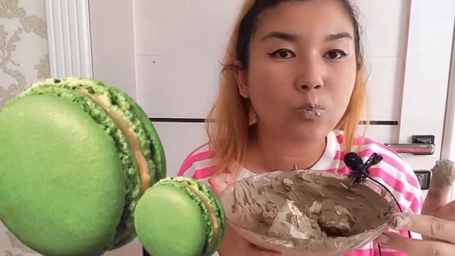 Chalk covered in Clay paste crunch by @klaraasmr смотреть онлайн