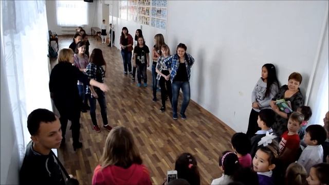 ФЛЕШМОБ "МЫ ЗА СПОРТ И ЗДОРОВЬЕ" В ПЕРВОМАЙСКОЙ СОШ, ТЫНДИНСКОГО РАЙОНА смотреть онлайн