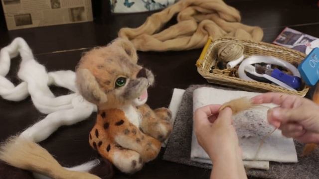 Собираем львенка из готовых деталей. МК по валянию из шерсти. часть 3. смотреть онлайн