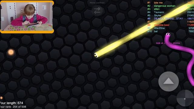 Очень БОЛЬШОЙ ЧЕРВЯК, игра SLITHER.IO | БОЖЕНКА НОМЕР ОДИН!!! смотреть онлайн