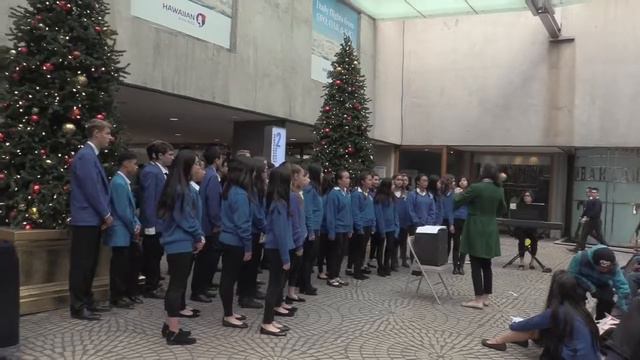 Christmas Choir at Embarcadero II - San Francisco 12 14 2018 III смотреть онлайн