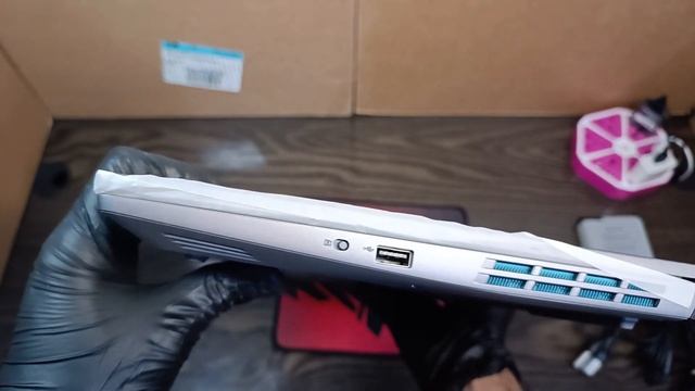 فتح صندوق لينوفو/Lenovo LOQ Rtx 2050 i5-13420H смотреть онлайн