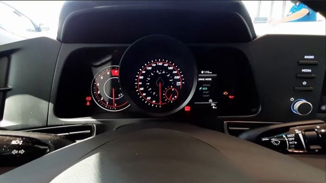 Volkswagen Jetta vs Hyundai Elantra 2022 – ¿Qué prefieres un poblano o un coreano?/Review en españo смотреть онлайн