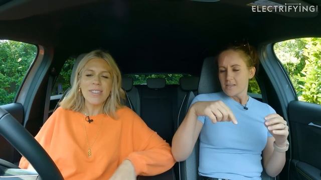 TWIN TEST: Citroen ëC4X vs Renault Megane E-Tech. Which family electric car is best? | Electrifying смотреть онлайн