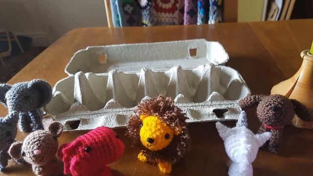 Amigurumi Friends in an Eggbox! (A Stop Motion Animation) смотреть онлайн
