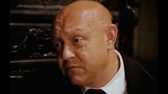 А вы зачем сюда пришли, собссвенно? смотреть онлайн