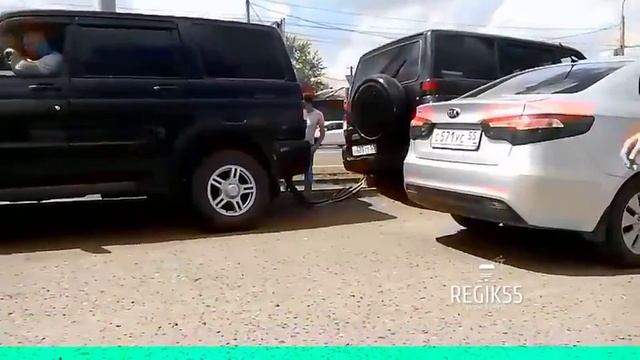 Мастер парковки создал проблем на ул. Жукова, Омск