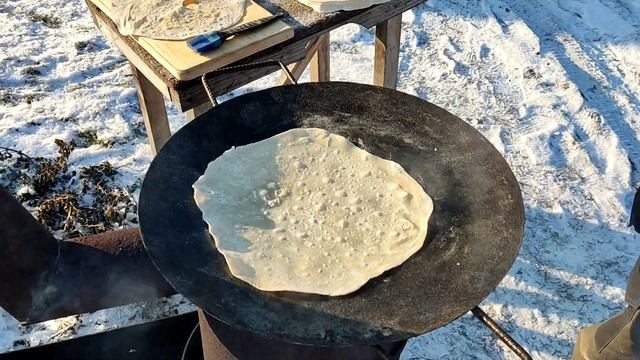 садж. готовлю лаваш / I cook on an outdoor oven смотреть онлайн