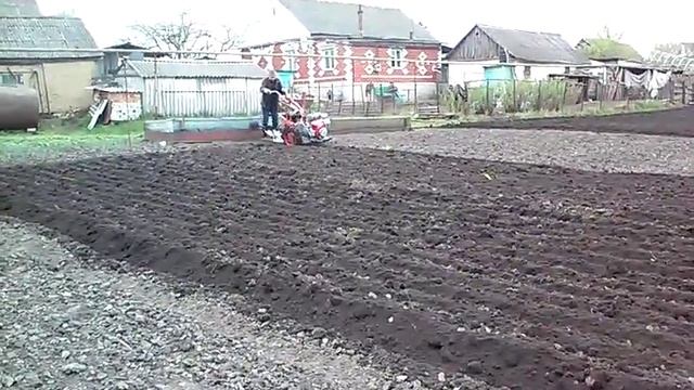 Вспашка мотоблоком весной. смотреть онлайн