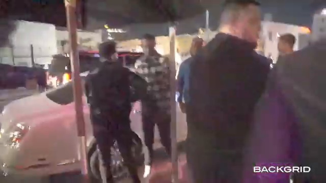 The Weeknd and Robert Pattinson Arrive at Leonardo DiCaprio's Birthday смотреть онлайн