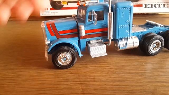 Peterbilt 359 ERTL масштаб 1/ 43
