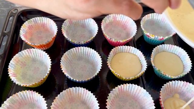 ИДЕАЛЬНЫЙ рецепт КАПКЕЙКОВ с кремом! Нежнейшие капкейки. Самый лучший рецепт капкейков. смотреть онлайн