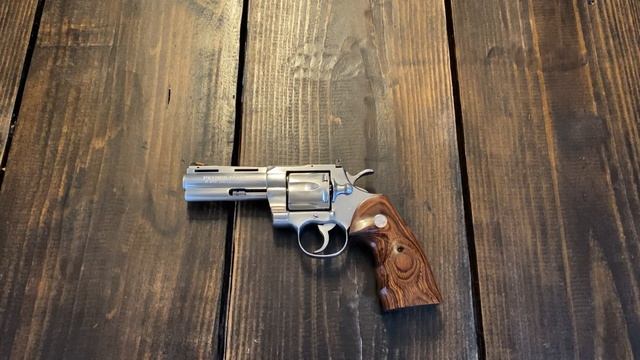 Colt Python .357 Magnum смотреть онлайн