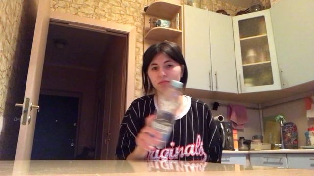 пробую самую дешевую воду