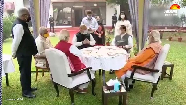 93 साल के हुए Lal Krishna Advani, घर पहुंचकर PM Modi ने दी बधाई | L. K. Advani Birthday смотреть онлайн