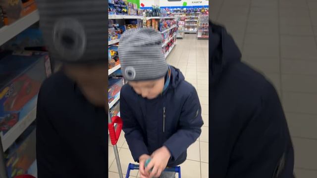 Ярослав ухаживает за сестренкой ) смотреть онлайн