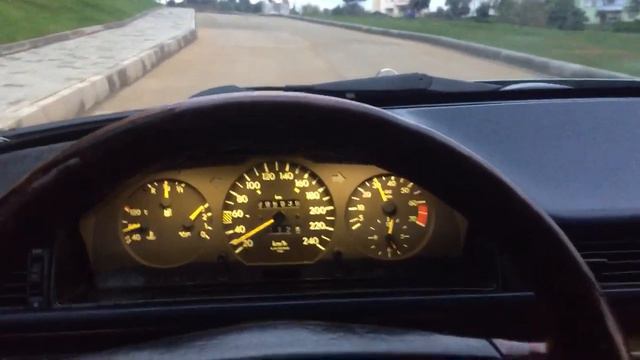 W124 Mercedes E200 lpg de rampa da performans testi смотреть онлайн