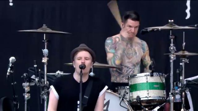 Fall Out Boy - Reading Festival (2013) смотреть онлайн