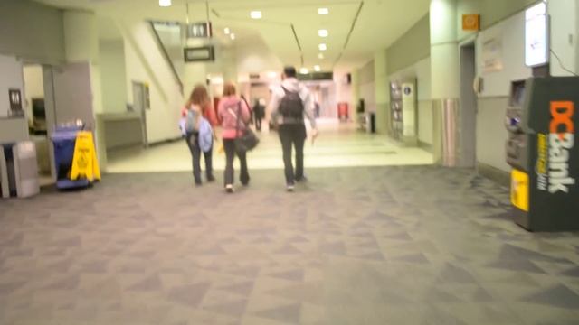 Inside Lester. B. Pearson International Airport in Toronto смотреть онлайн