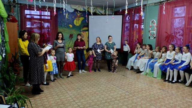 Поздравляем с 8 марта от деток смотреть онлайн