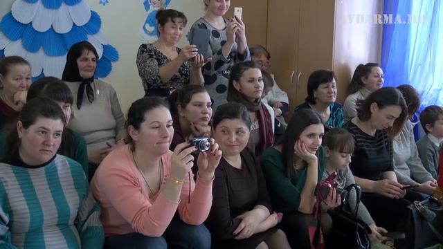 Новогодние утренники в саду Ивушка смотреть онлайн