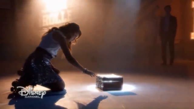 Luna sueña de Lili y Bernie - Soy Luna 3 (Cap 52) смотреть онлайн