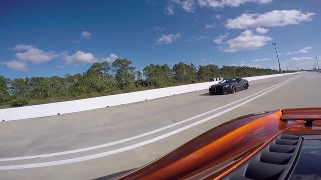 Ferrari F12 Berlinetta vs McLaren MP4-12C Roll Racing смотреть онлайн