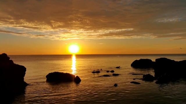 Черное иоре. Одесса пляж Лагуна. Красивый рассвет в октябре. Звуки природы. смотреть онлайн