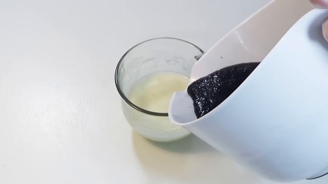 Egg + Charcoal Soap with Acne Fighting Ingredients | Soaping101 смотреть онлайн
