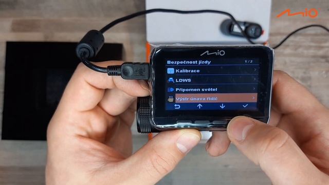 UNBOXING a NASTAVENÍ MiVue 826 wifi 60 fps | radary a úseky | pasivní parking mód | Autokamera MIO смотреть онлайн