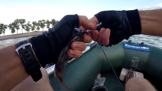 Ловля КРУПНОГО БЫЧКА на водохранилище смотреть онлайн