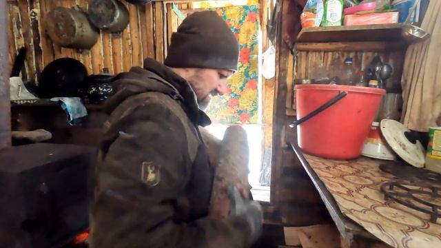 Закрываю путик. Таёжный быт. Изюбри в кадре. Неприятная находка... смотреть онлайн