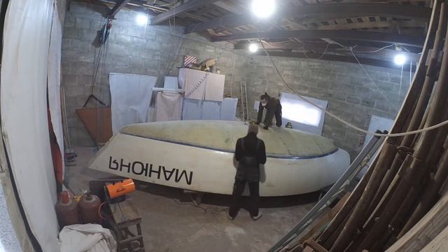 Поклейка мату на дно, другий шар, яхта «Манюня» [камера 2, частина 1] смотреть онлайн