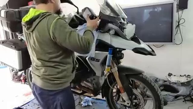 Делаю очередное ТО на своем R1200GS LC. Масла, тормоза, воздушный фильтр, свечи смотреть онлайн
