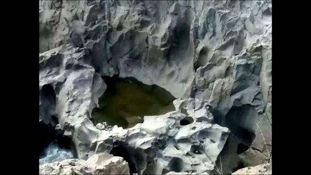 КАМЕННЫЙ МОСТ. КАРАЧАЕВСК. Видео ролик Байдымат Кечеруковой. 5.04.2016 смотреть онлайн