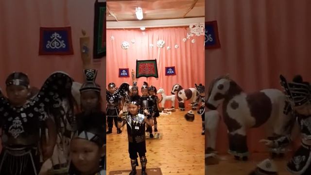 Конкурс ДЬОЬОГОЙ в садике, национальный якутский костюм смотреть онлайн